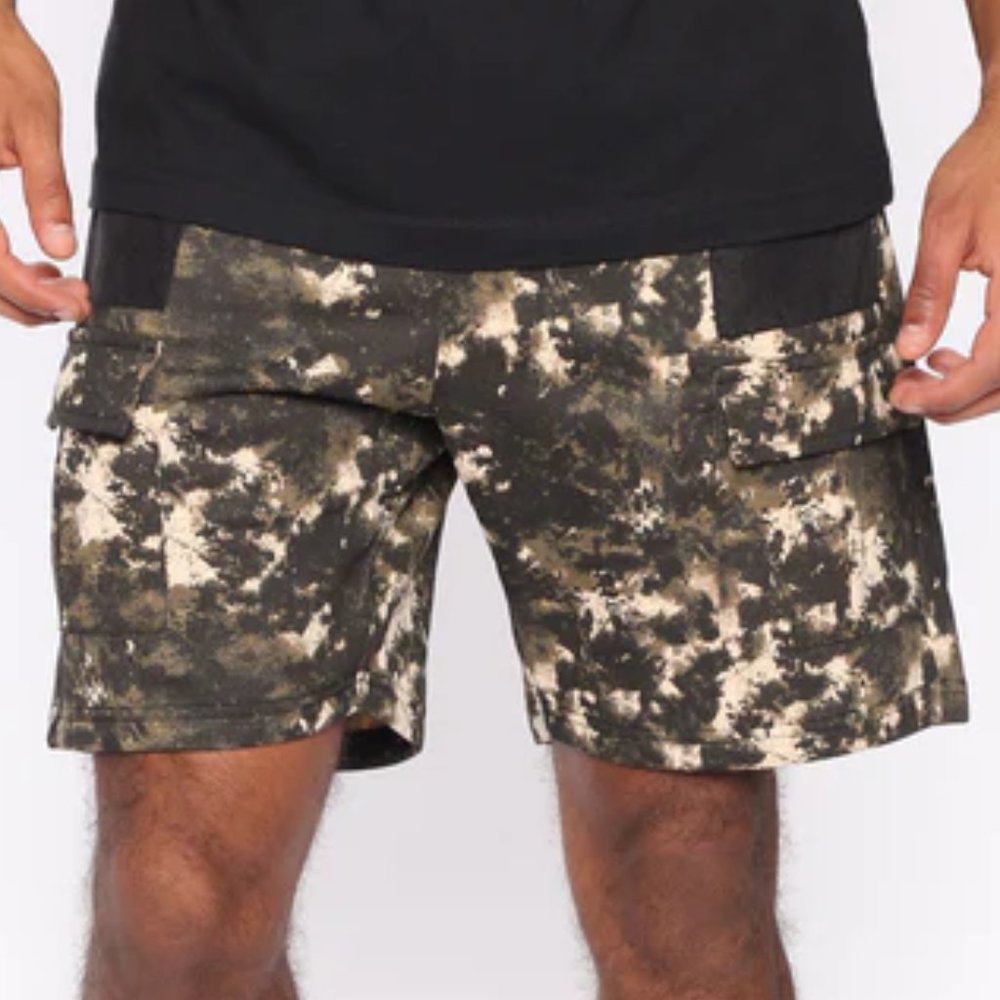 FASHION NOVA MEN Camo Cargo Shorts, Size L, NwT